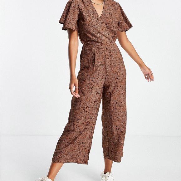 AX Paris wrap fromt jumpsuit in tan - Picture 4 of 7